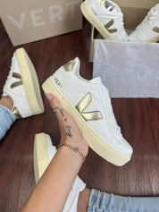Tênis Vert Cadarço Branco Ouro Feminino Premium
