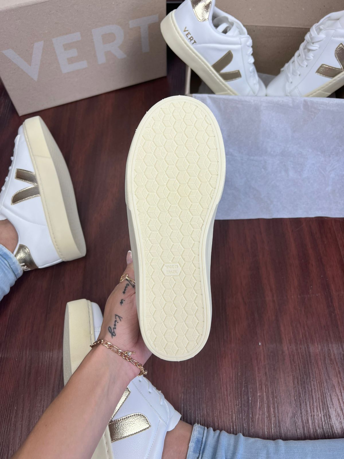 Tênis Vert Cadarço Branco Ouro Feminino Premium
