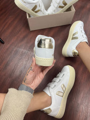 Tênis Vert Velcro Branco Ouro Feminino Premium