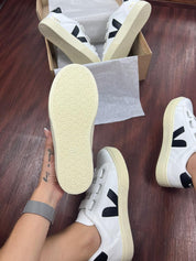 Tênis Vert Velcro Branco Preto Feminino Premium