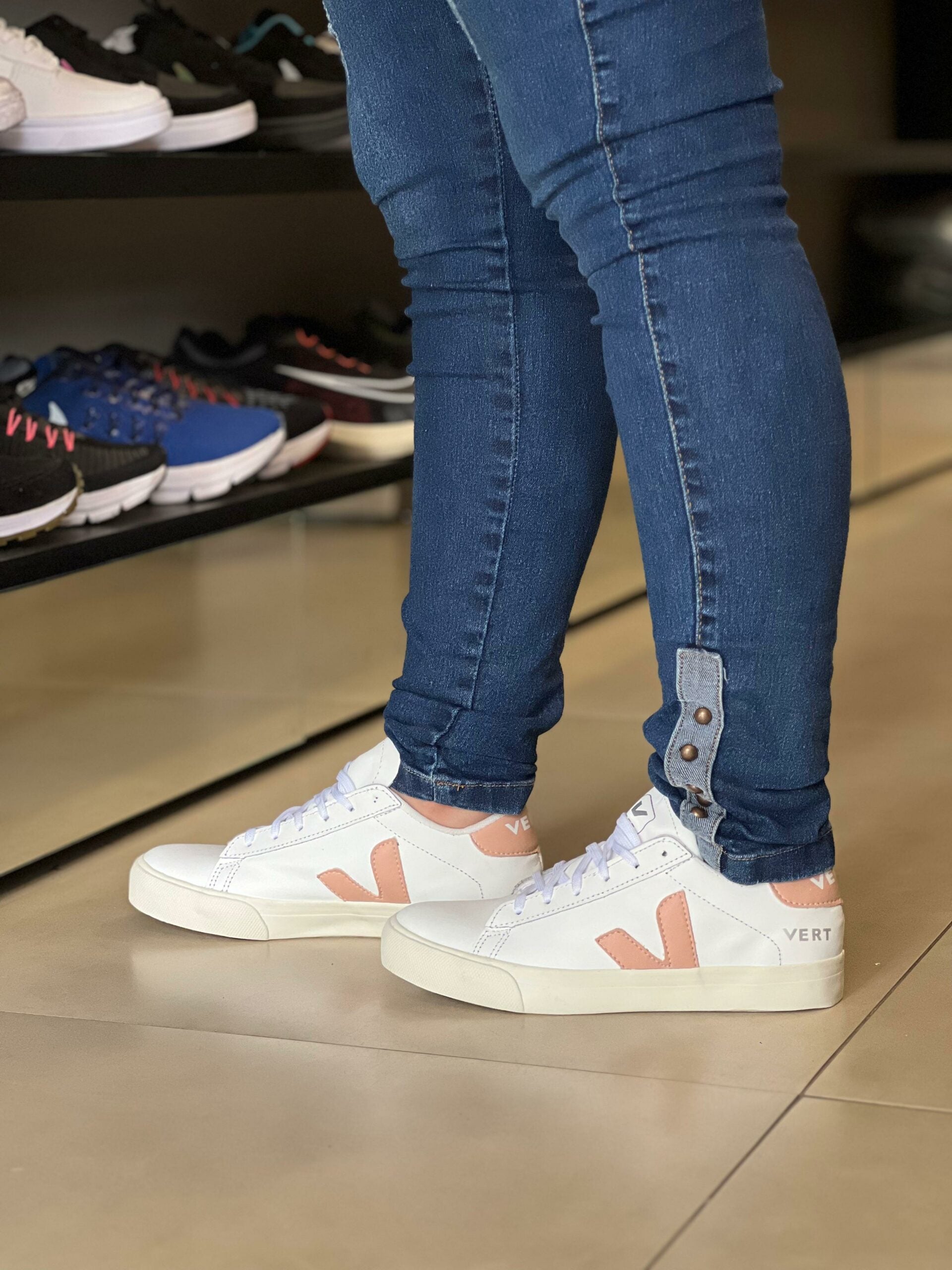 Tênis Vert de Couro Feminino